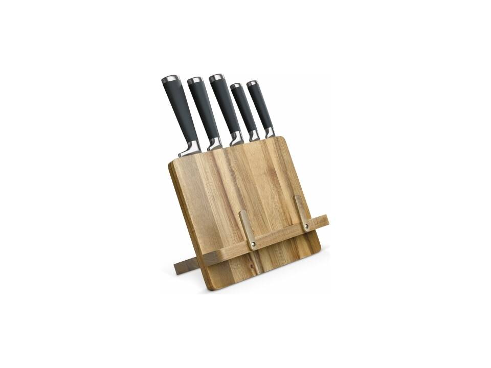 Cookbook stand including knives 4