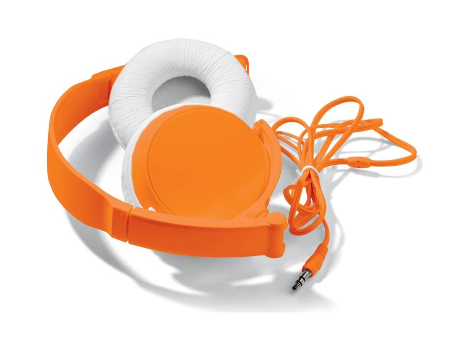 Headphone with rotating earflaps 1