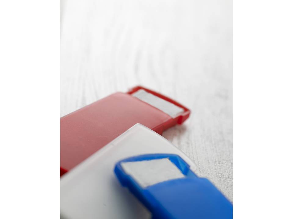 Plastic pocket case with five plasters 8