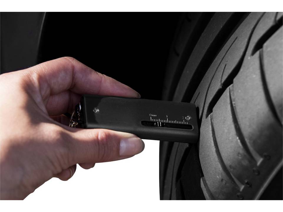Chicane tyre tread measurer and key light 7