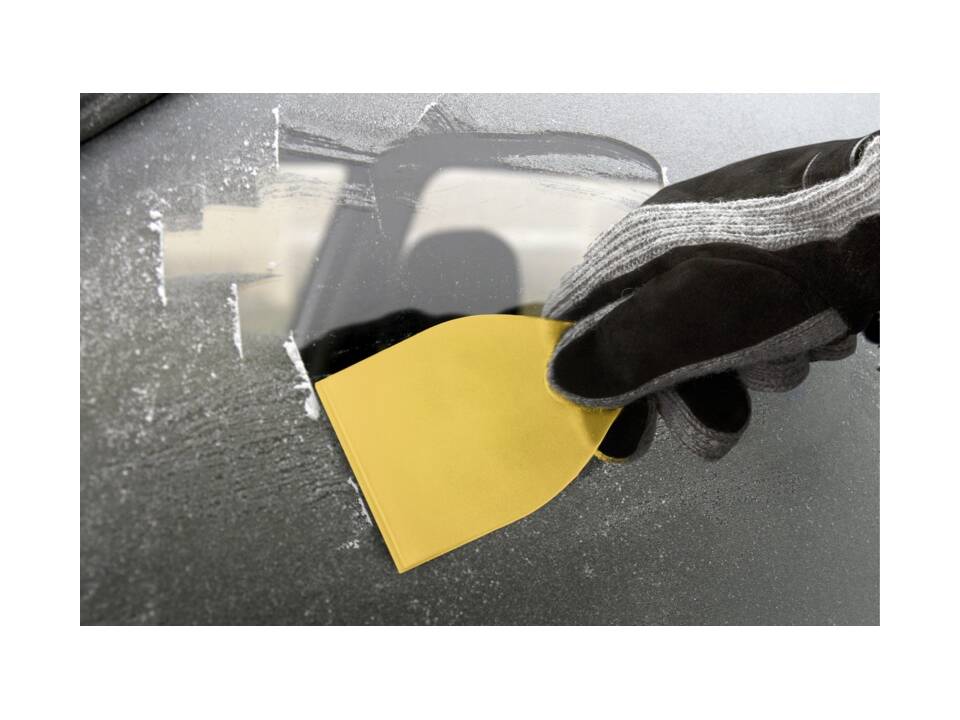 Chilly 2.0 large ice scraper made from recycled plastic 21