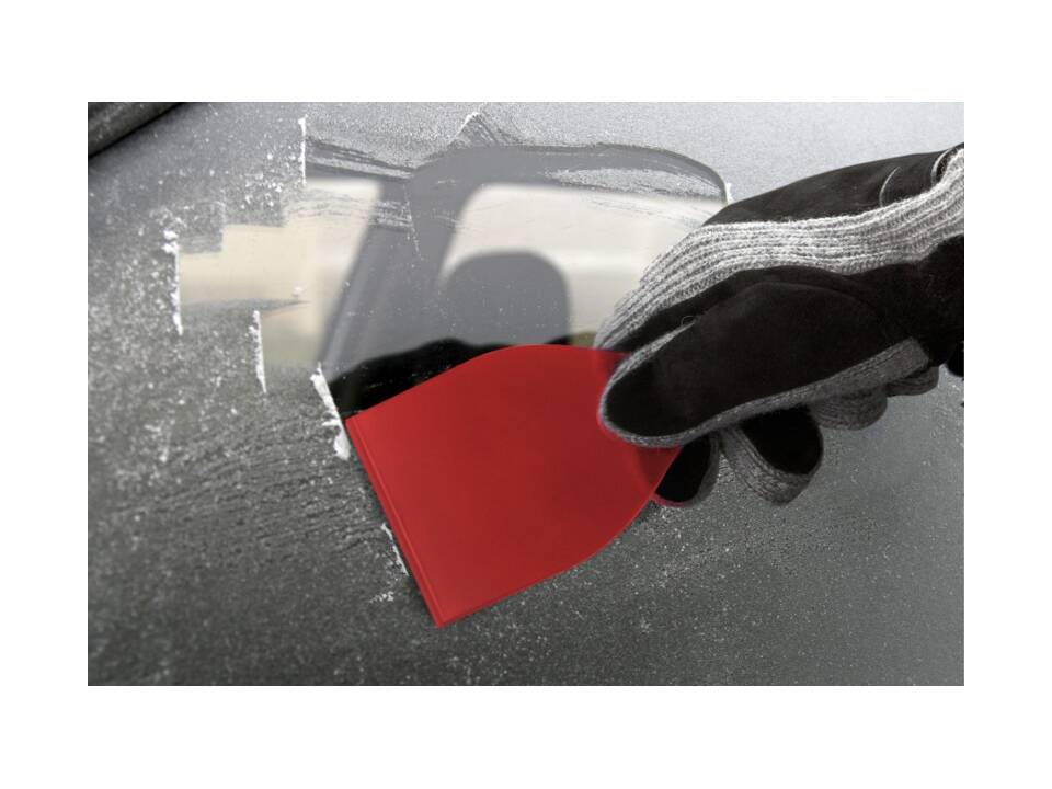 Chilly 2.0 large ice scraper made from recycled plastic 18