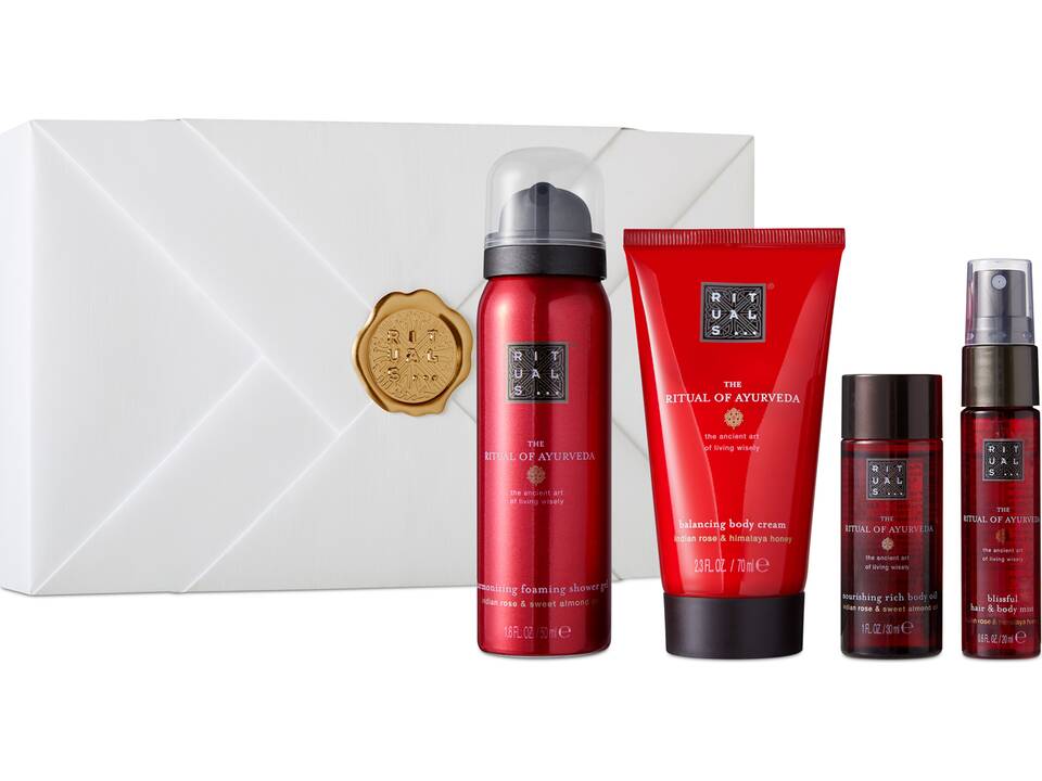 1114191_TheRitualofAyurvedaSmallGiftSet2022_PROBOX