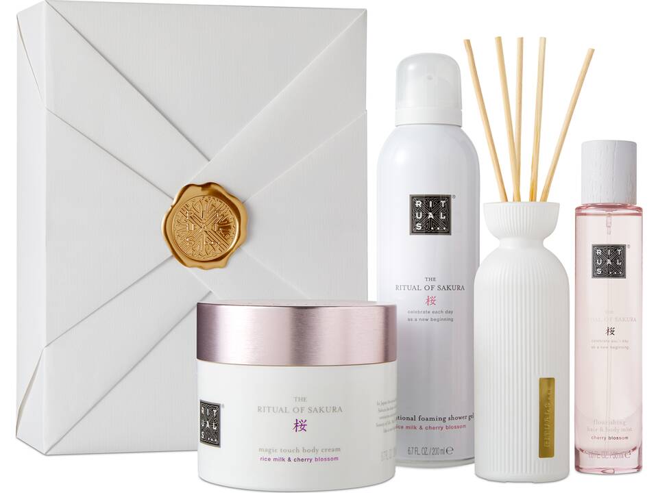 1114206_TheRitualofSakuraLargeGiftSet2022_PROBOX