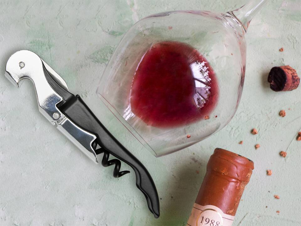 Foxy waitress knife 16