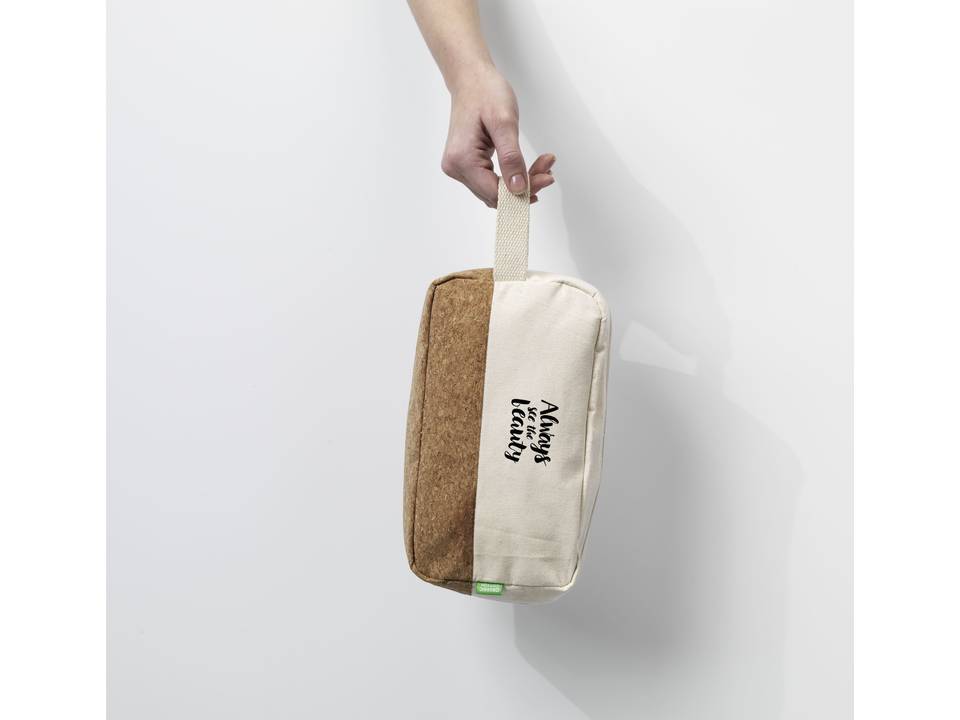 CosCork Eco toiletry bag 4