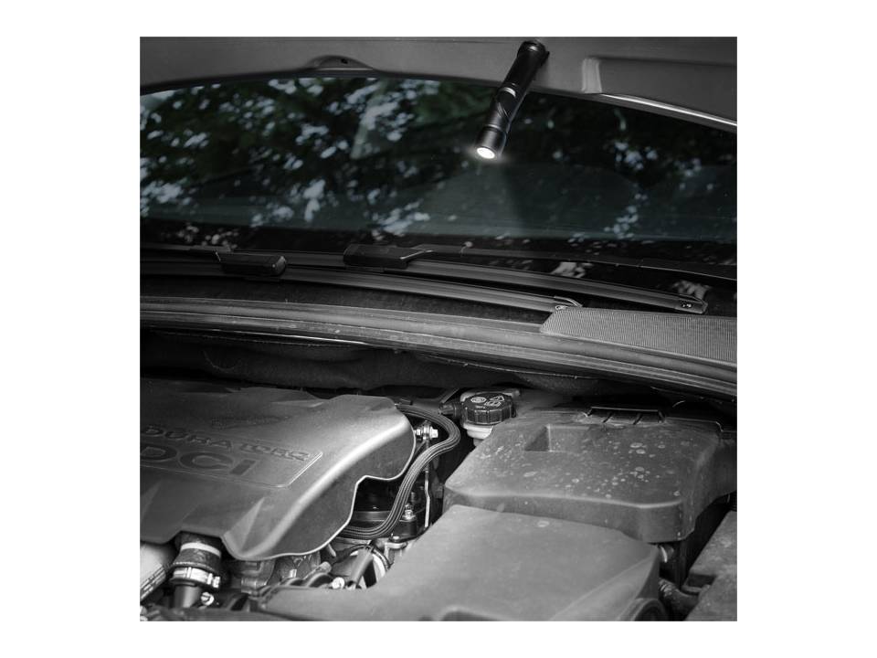 PB-1400 car powerbank and torch 3