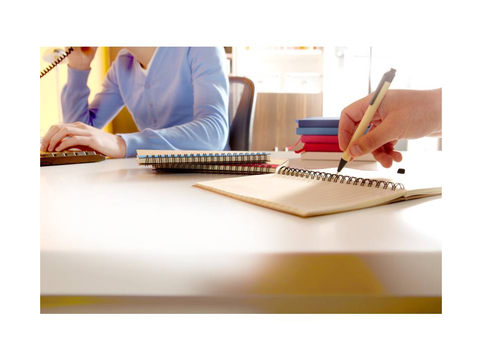 Wire bound notebook with ballpen 11