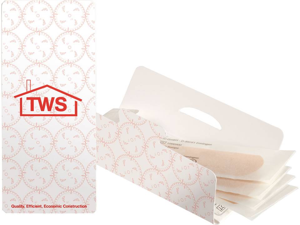 4 plasters in envelope 1