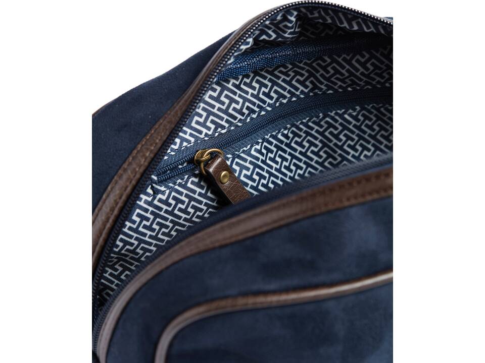 VINGA Hunton washbag 17