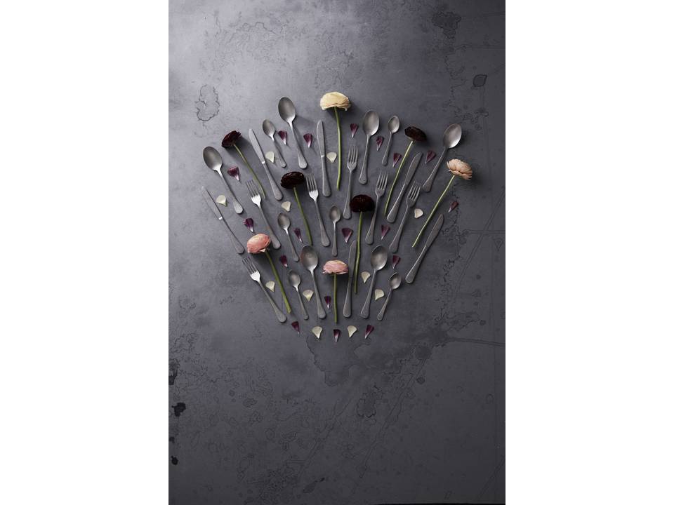 Antique Cutlery Set 24 Pieces 3