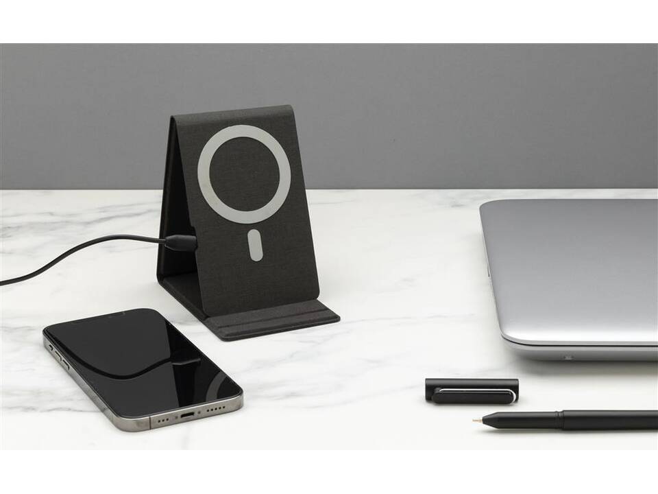 Artic Magnetic 10W wireless charging phone stand 8