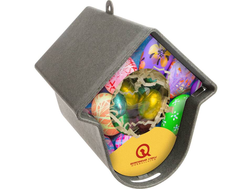 Gerecycled Paashuisje gevuld met Paaseitjes