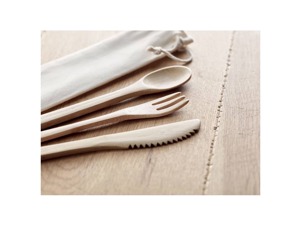 Re-usable bamboo cutlery set 2