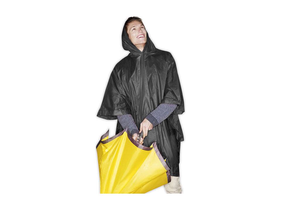 Raincoat in pouch 2