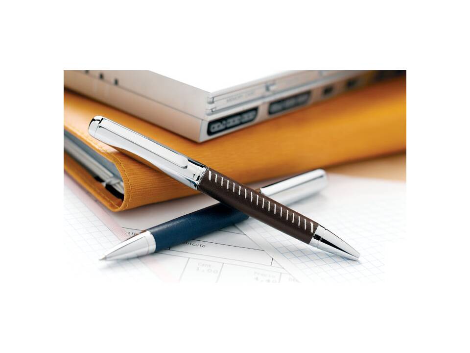 Metal ball pen in box 1