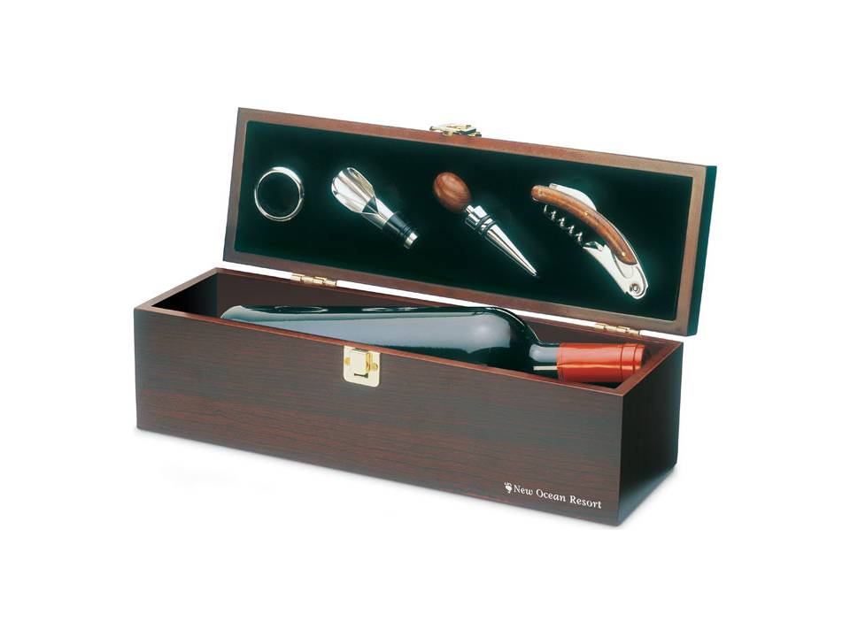 Wine set in wine box 2