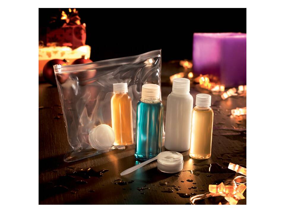 Travelling pouch with bottles 3