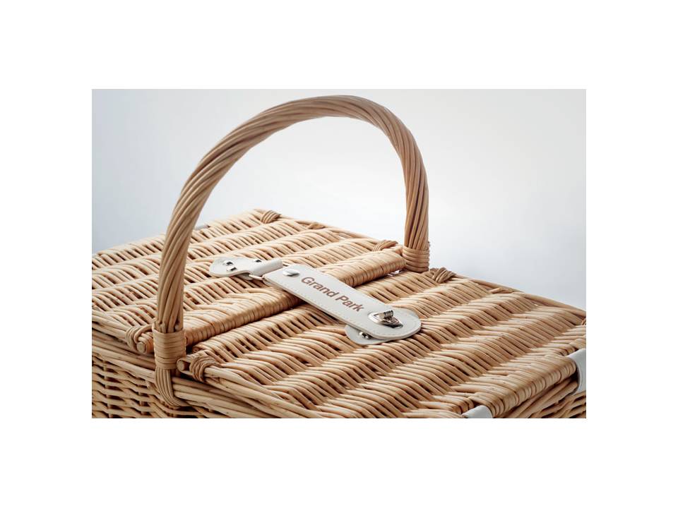 Mimbre Picnic Basket 4