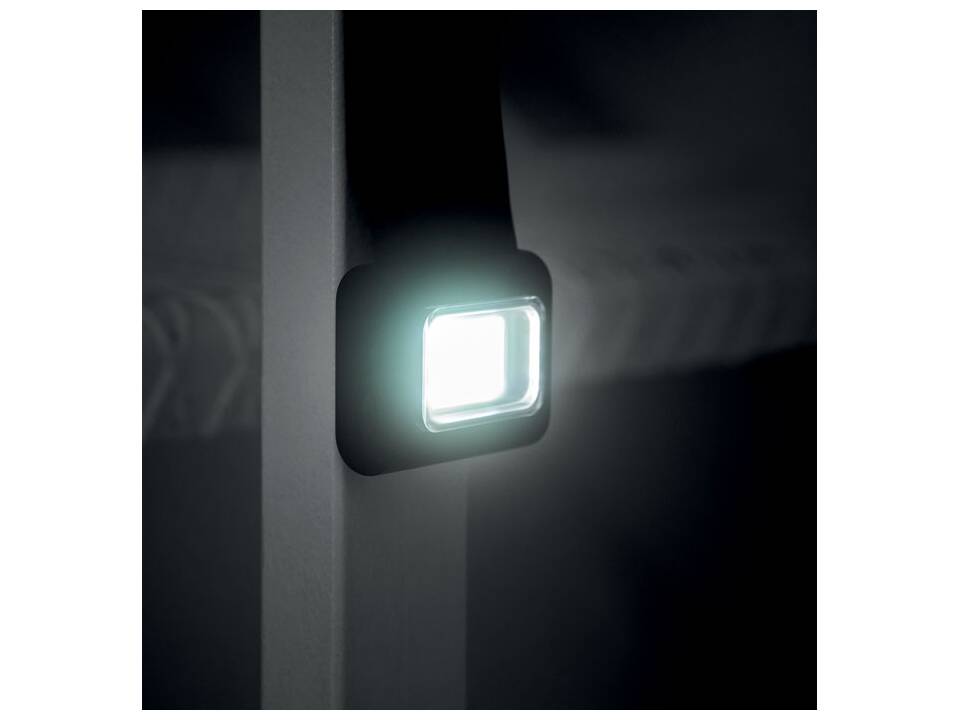 Mini echargeable COB flashlight 2