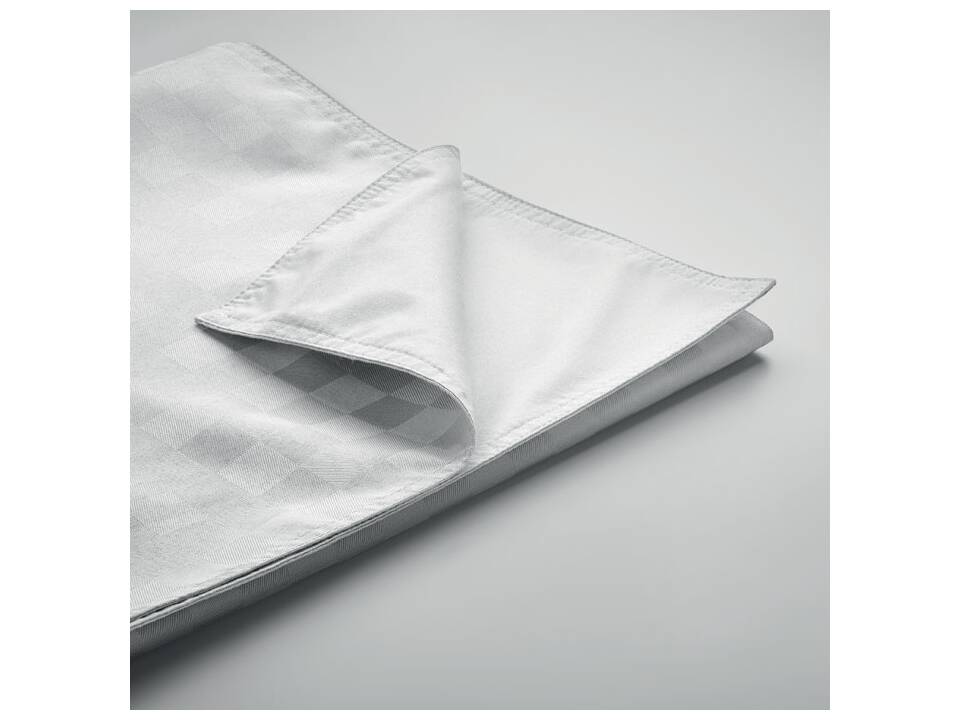 Table runner in polyester 6