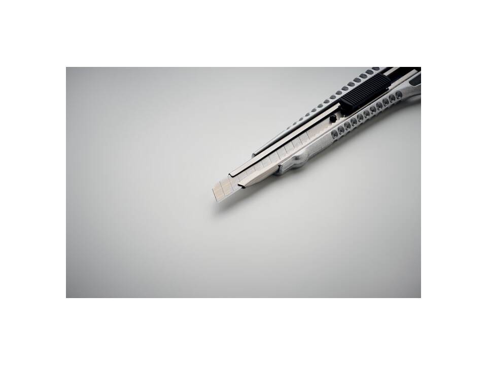 Aluminium retractable knife 4