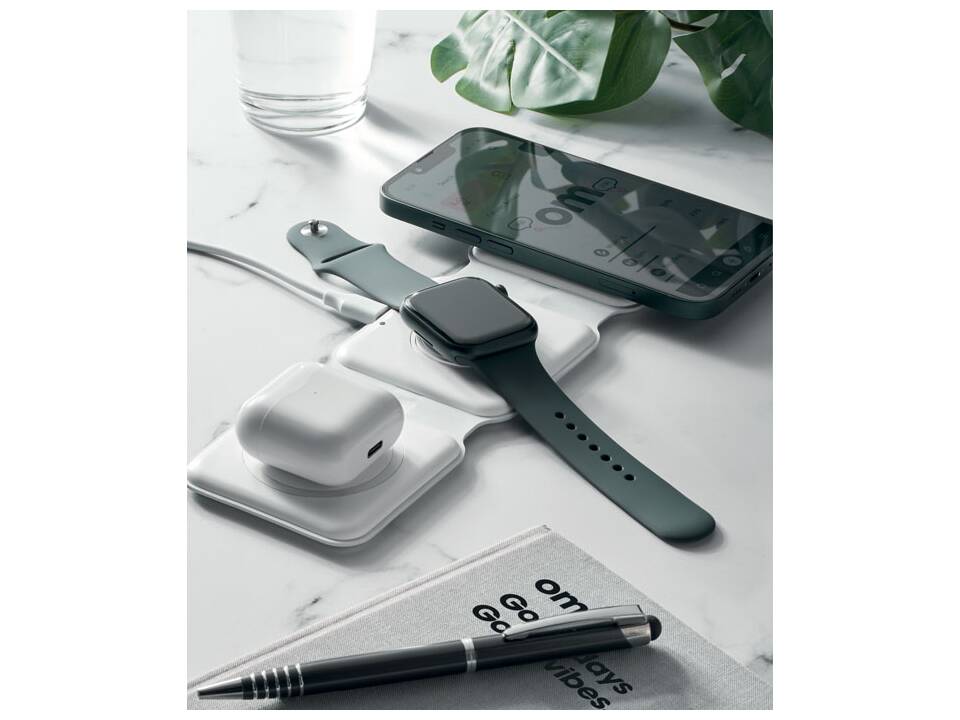 Foldable charging station 4