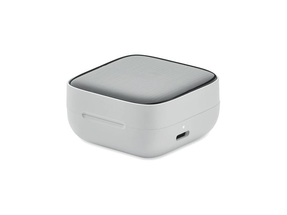 TWS earbuds with solar charger 1