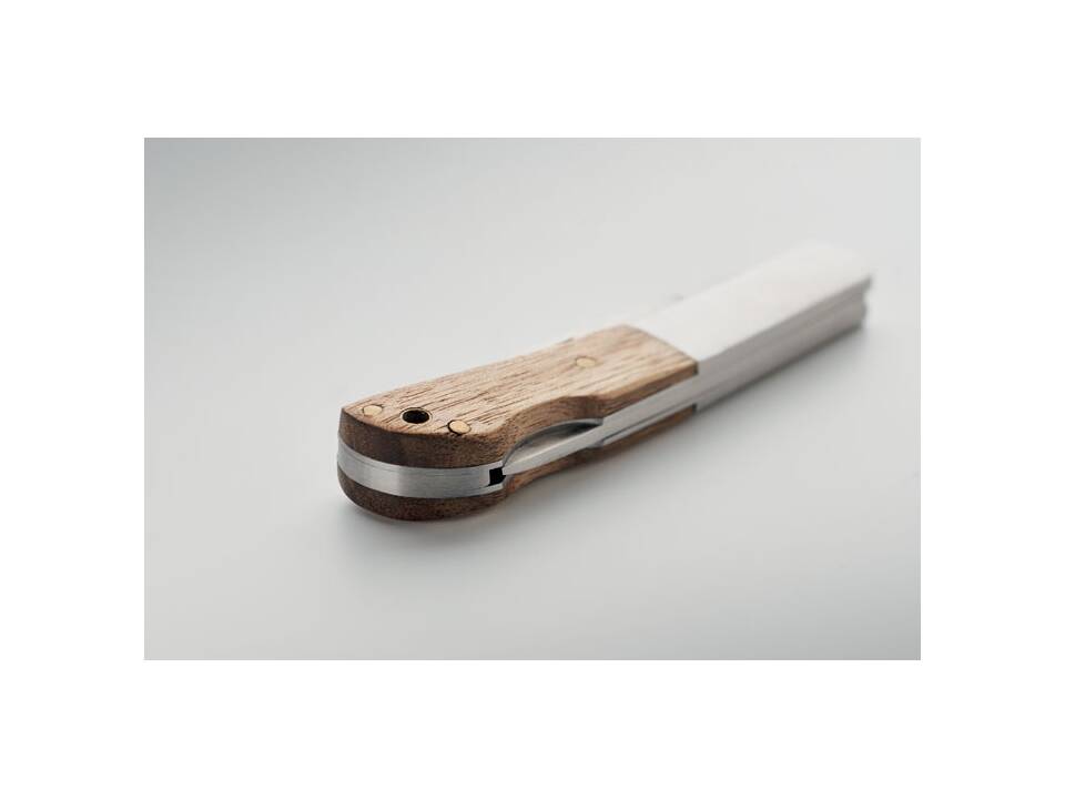 Foldable knife in acacia wood 7