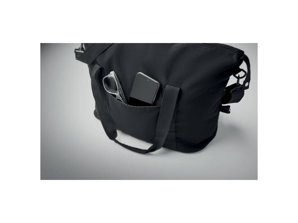 Weekend bag recycled material 1