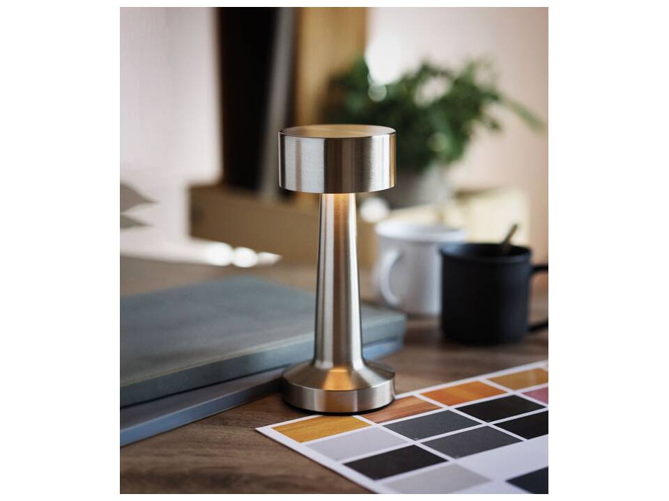 Rechargeable iron table lamp 5