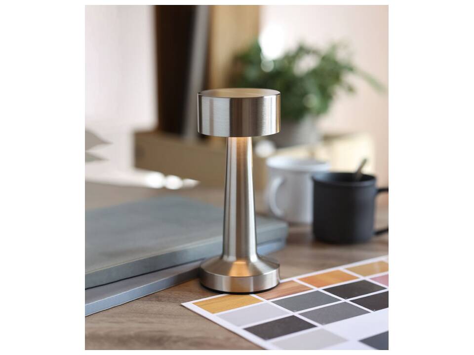 Rechargeable iron table lamp 6