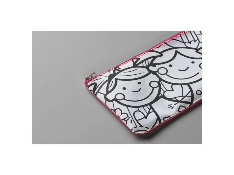 Pencil case with markers 5