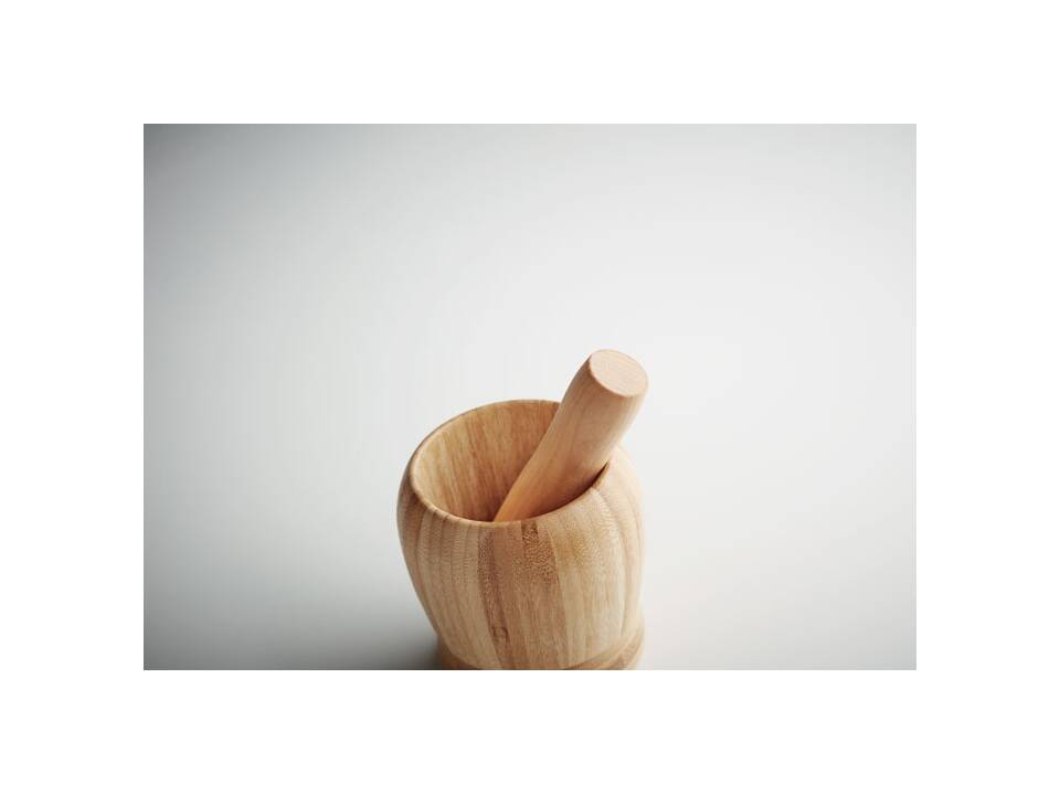 Mortar and pestle crush in bamboo 3