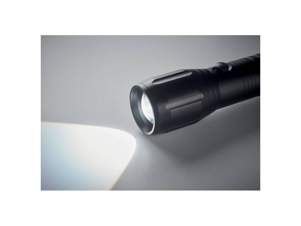 Large aluminium LED flashlight 2