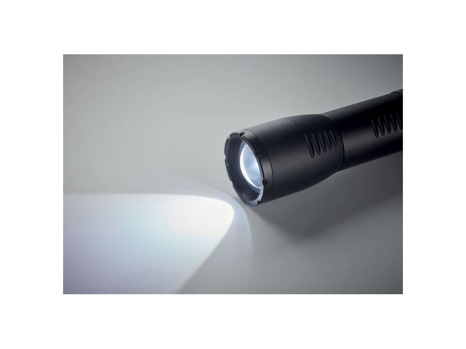 Small aluminium LED flashlight 4