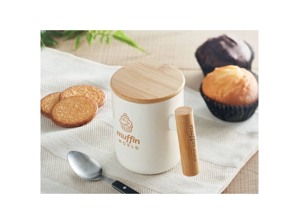 Porcelain mug with lid 380 ml 2