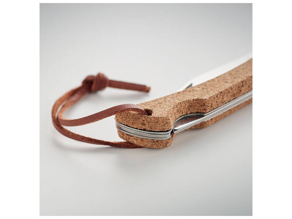 Foldable knife with cork 5