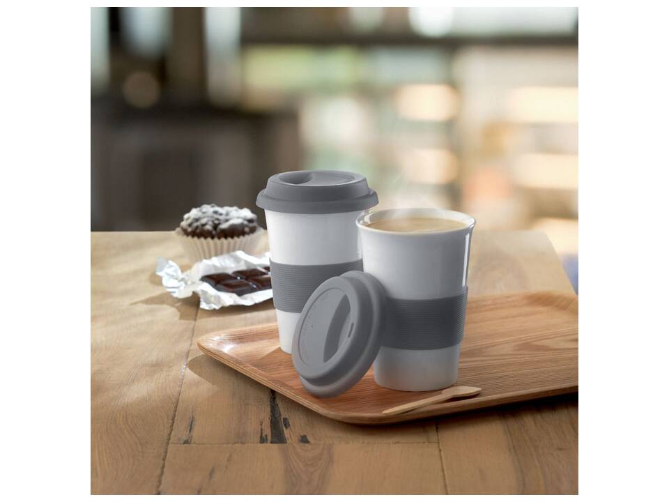 Ceramic mug w/ lid and sleeve 9