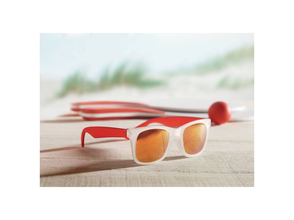 Sunglasses with mirrored lense 8