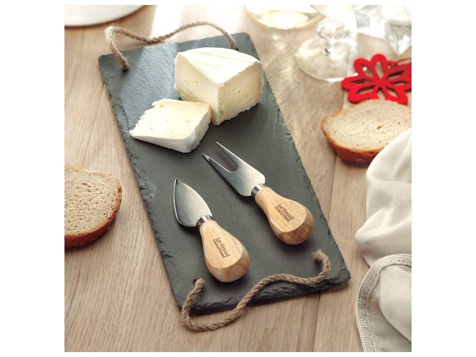 Slate cheeseboard with 2 knives 2