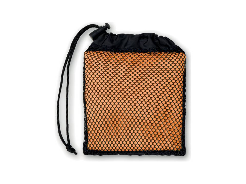 Sports towel with pouch 2