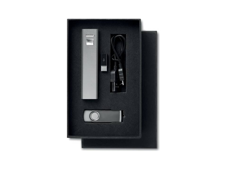 8 GB USB drive with powerbank 3