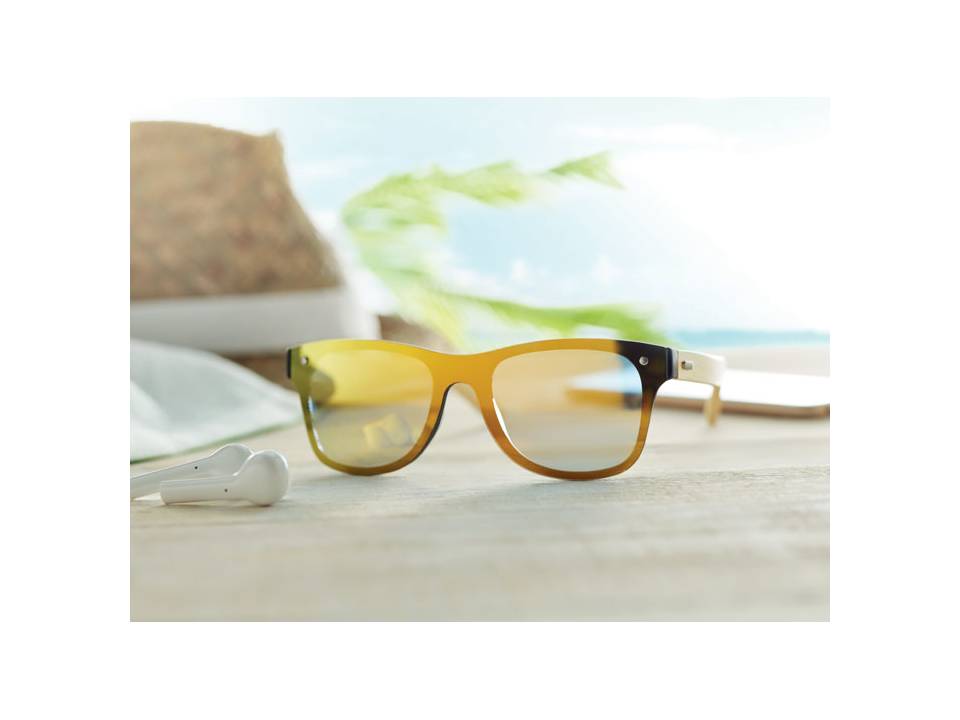 Sunglasses with all over mirrored glass 6