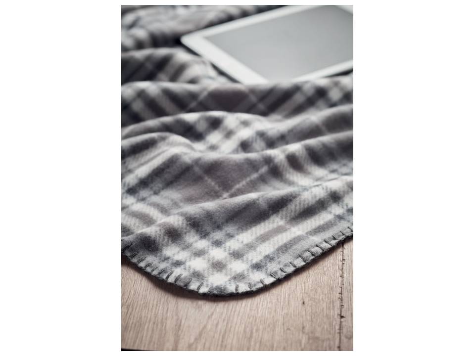 RPET Fleece blanket with squared pattern 15