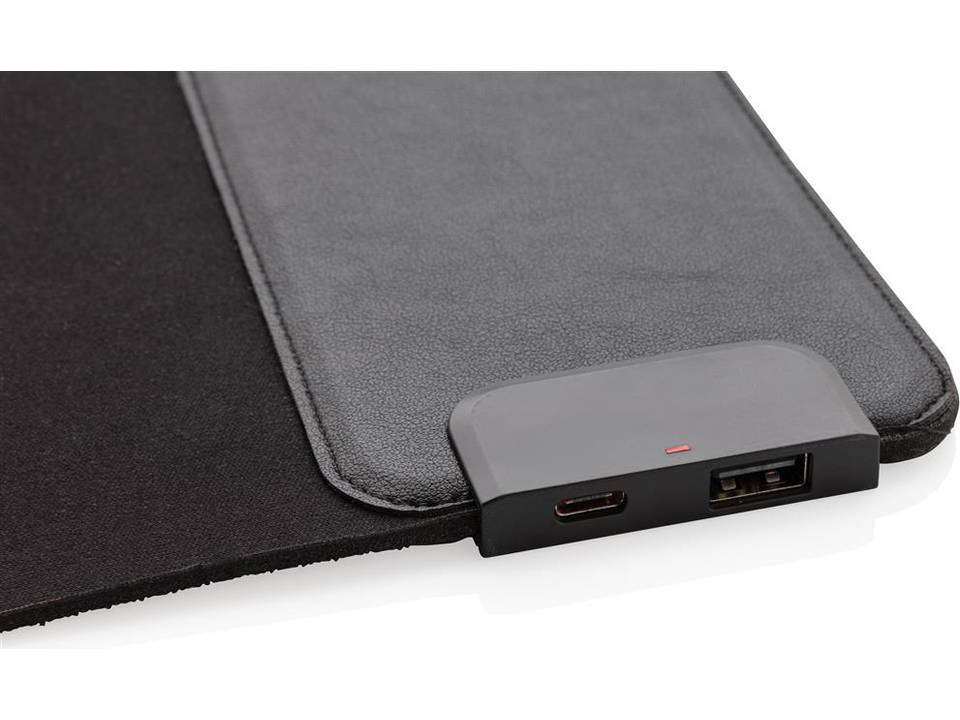 Mousepad with 15W wireless charging and USB ports 3