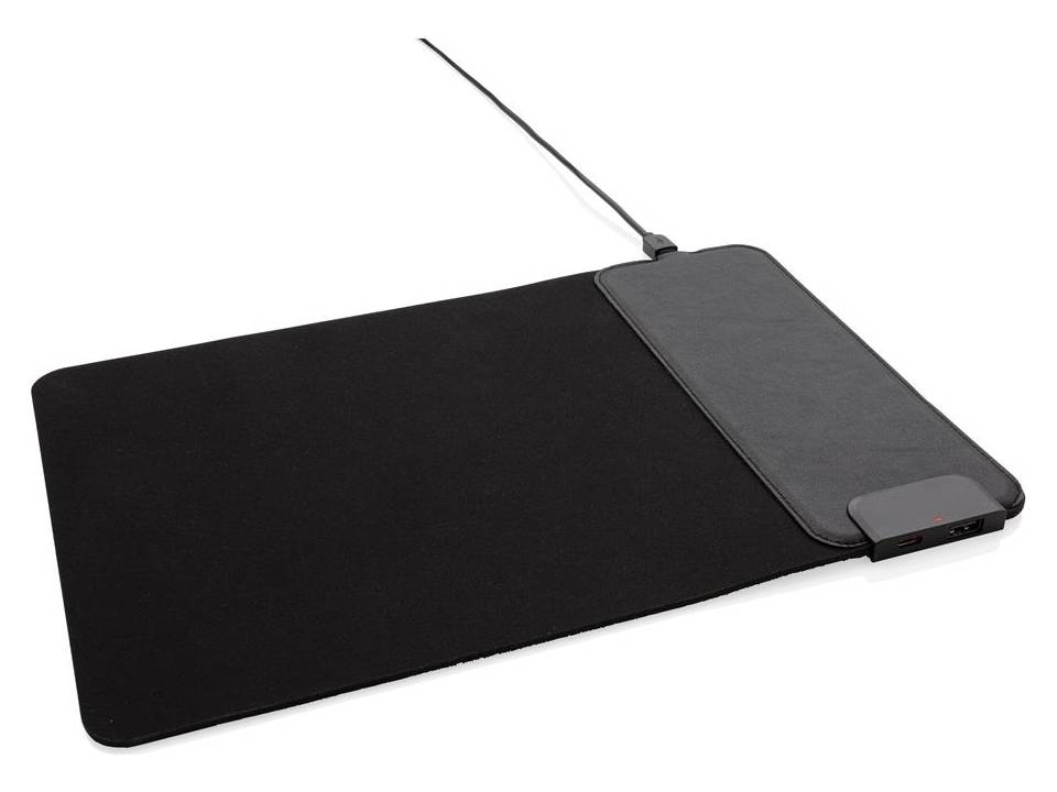 Mousepad with 15W wireless charging and USB ports 2