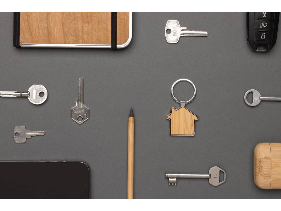 RCS recycled zinc alloy house keychain with bamboo 8