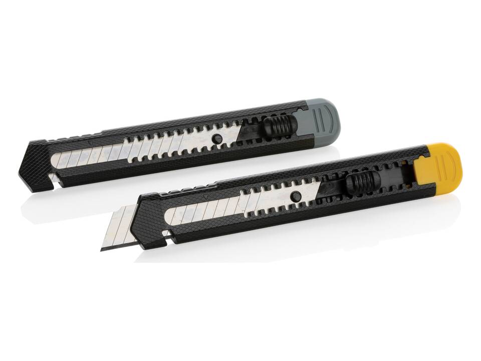 Refillable RCS recycled plastic snap-off knife 13