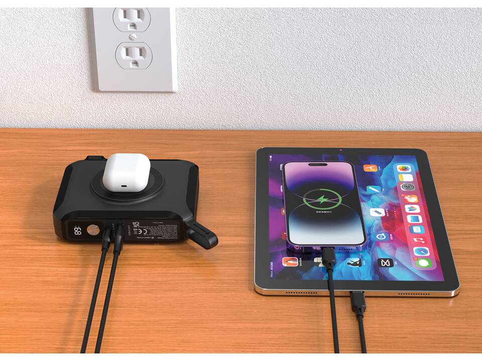 Urban Vitamin Oxnard 5 in 1 65W universal charger 16